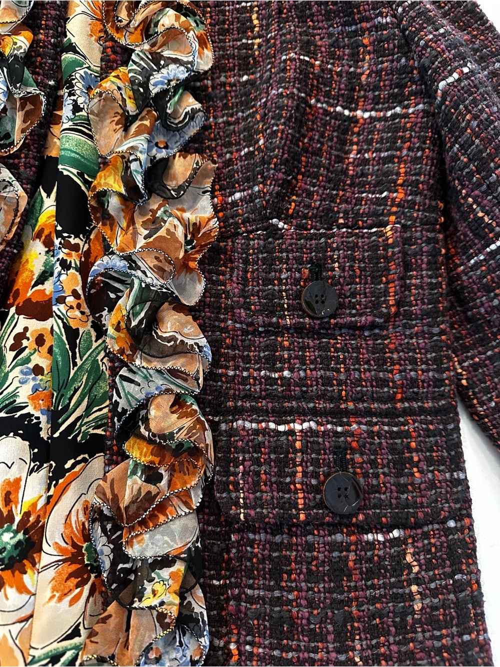 Dolce & Gabbana Burgundy Tweed Blazer w/Floral Ruffle Silk Trim EU 42 US 6 $2500 - Picture 10 of 13
